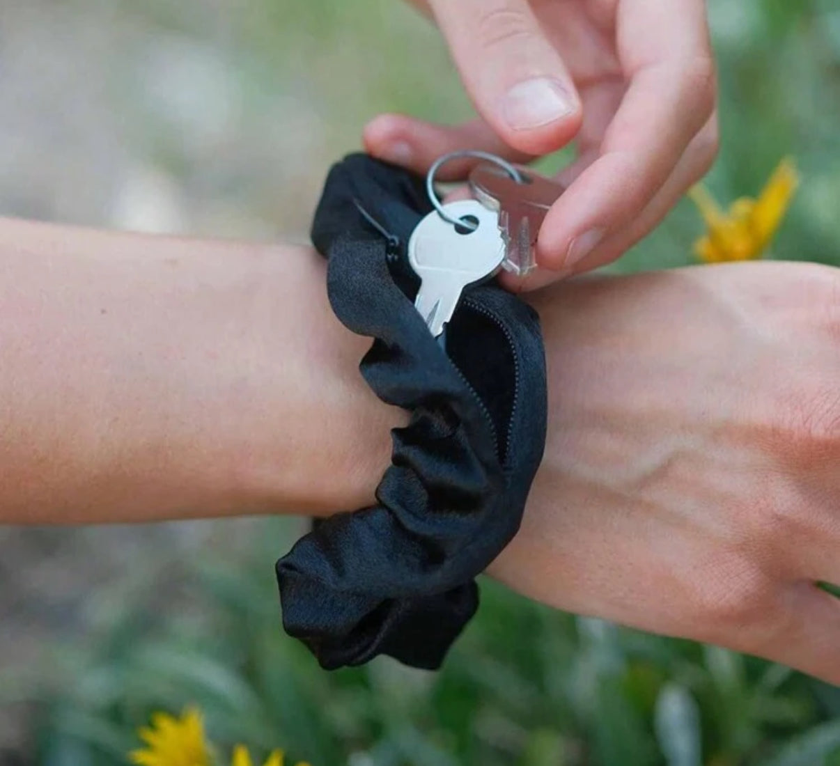 The Sneaky Scrunchie - Press-on Express