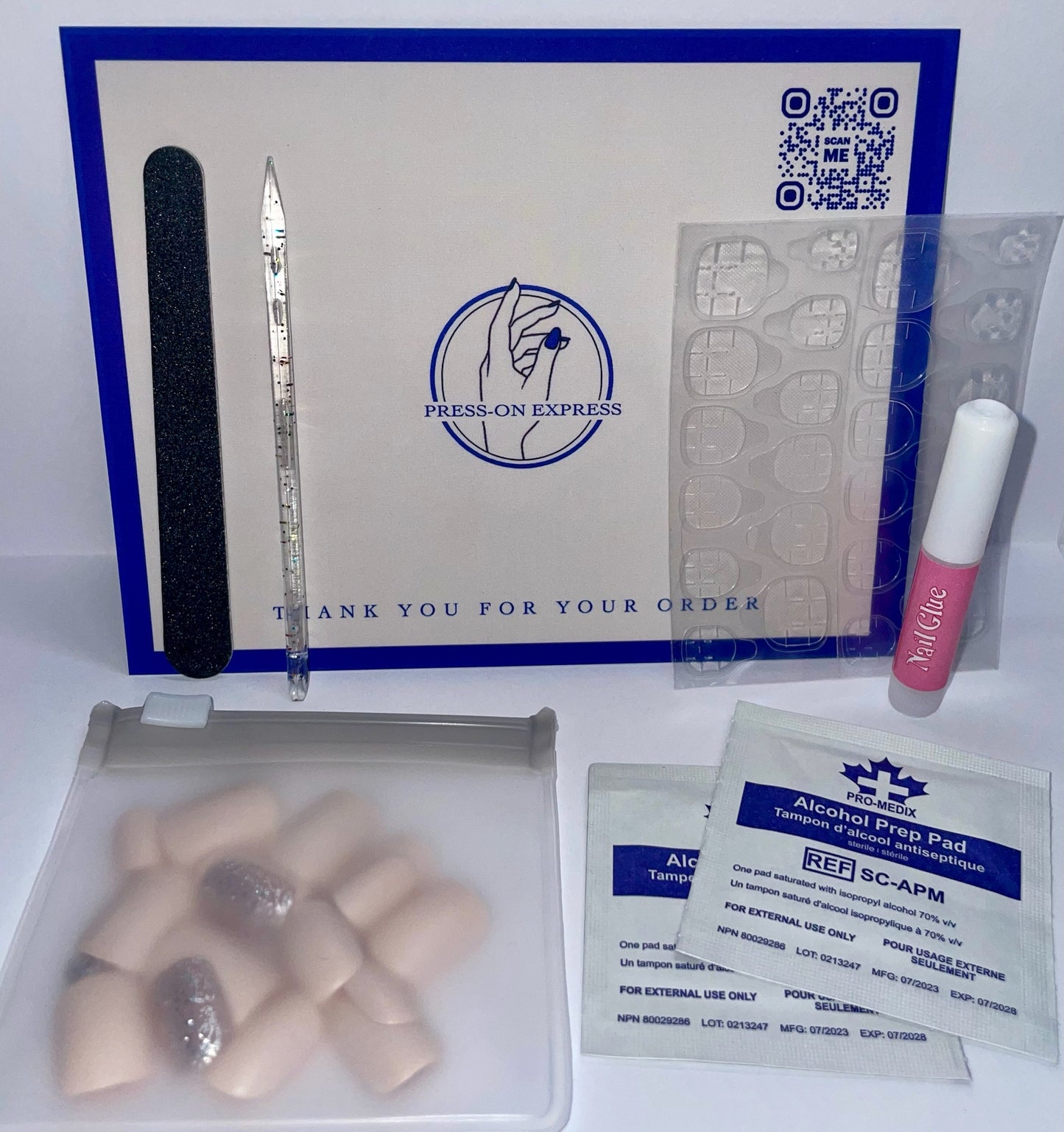 24Pc Short Square Nails set in Off-White with Glitter Accent - Press-on Express