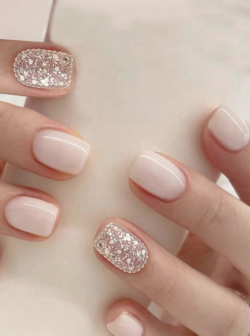 24Pc Short Square Nails set in Off-White with Glitter Accent - Press-on Express