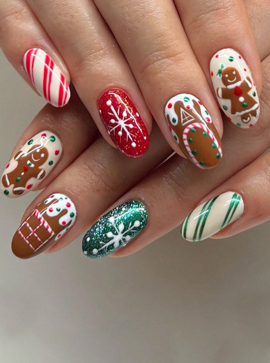 24Pc Round Holiday Nails set in red, White & Green with Gingerbread Designs